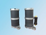 WF-LXQ型、WF-LXQ(B)型一次消諧裝置，是安裝在6～35kV PT一次繞組Y0接線中性點與地之間的高容量非線性元件，起阻尼與限流的作用。該消諧裝置完全符合現(xiàn)行電力部標(biāo)準(zhǔn)DL/T 620— 1997《交流電氣裝置的過電壓保護(hù)和絕緣配合》第4.1.5 條中的規(guī)定，可以起到良好的限制電壓互感器鐵磁諧振的效果。